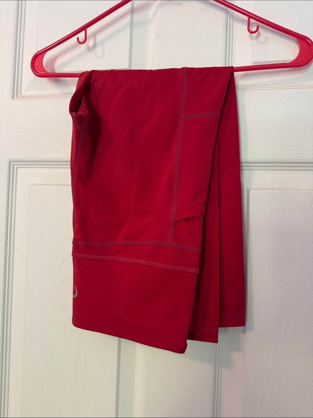 ZYIA Red Performance Capris w pockets